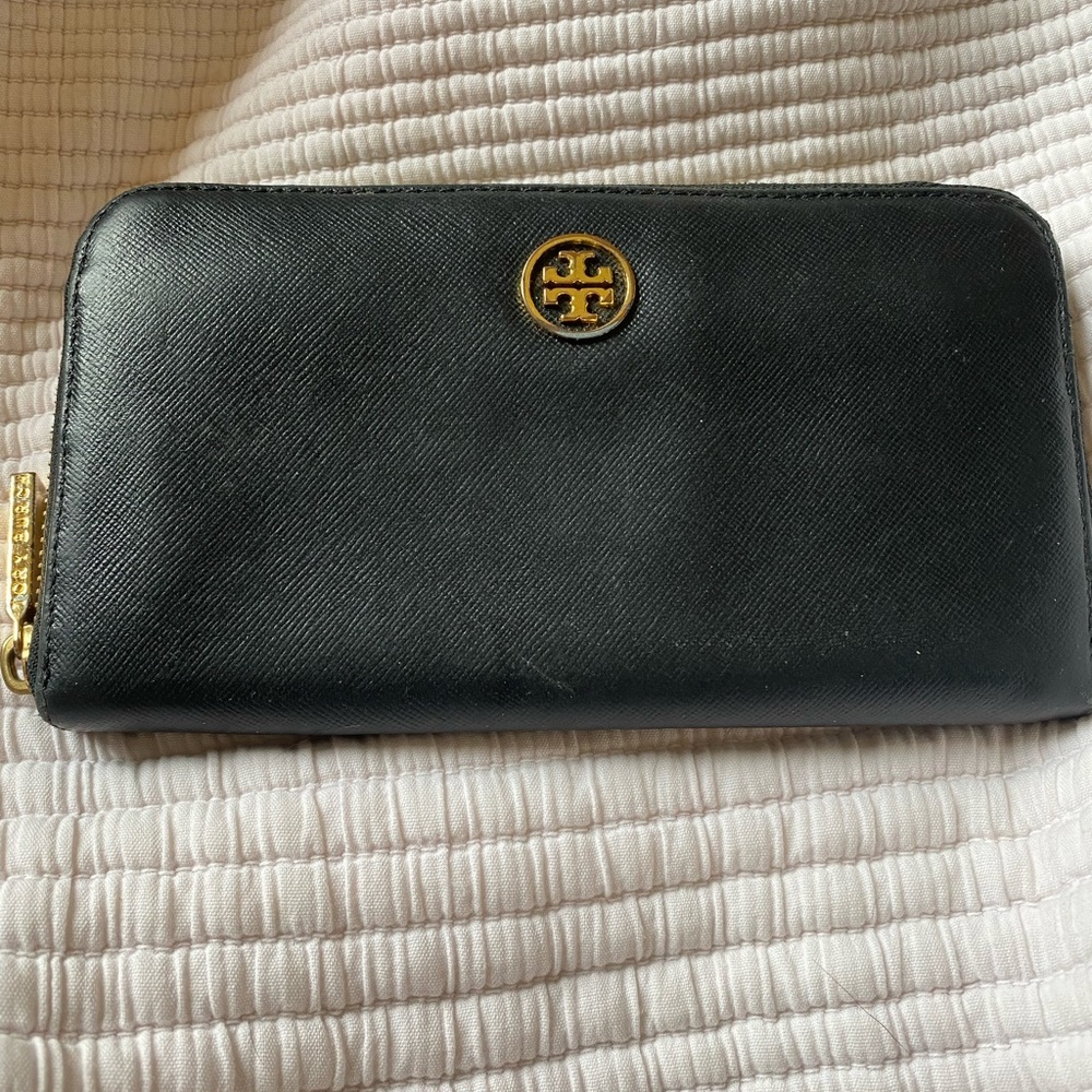 Tory Burch wallet